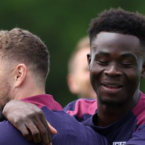 Nouvelles de l’équipe d’Angleterre : Kieran Trippier et Bukayo Saka devraient débuter comme latéraux contre la Suisse